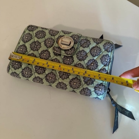 Vera Bradley Floral Quilted Women's Wallet - Picture 10 of 11